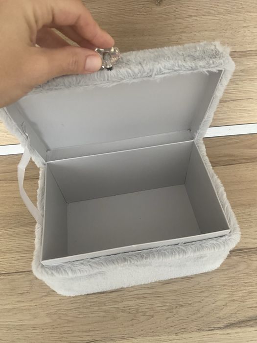 Плюшена кутия…..