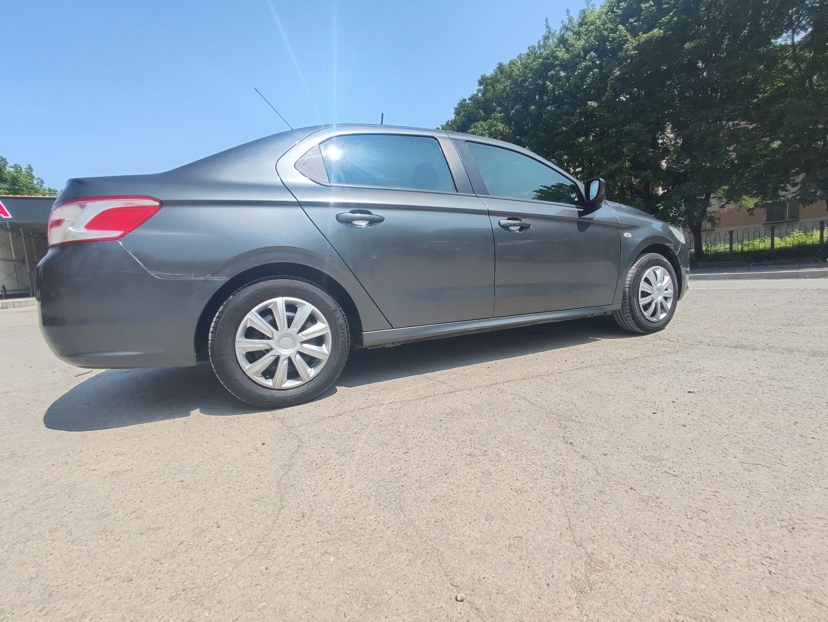 Peugeot 301 2014г 1.6 газ