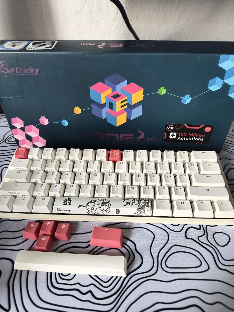 Ducky one 2 mini white blue switch