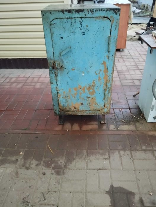 Сейф шкаф металлический