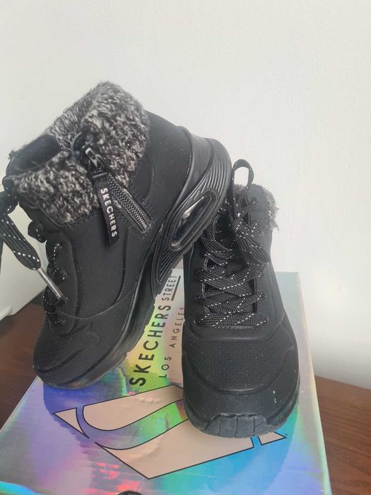 Ghete Skechers copii