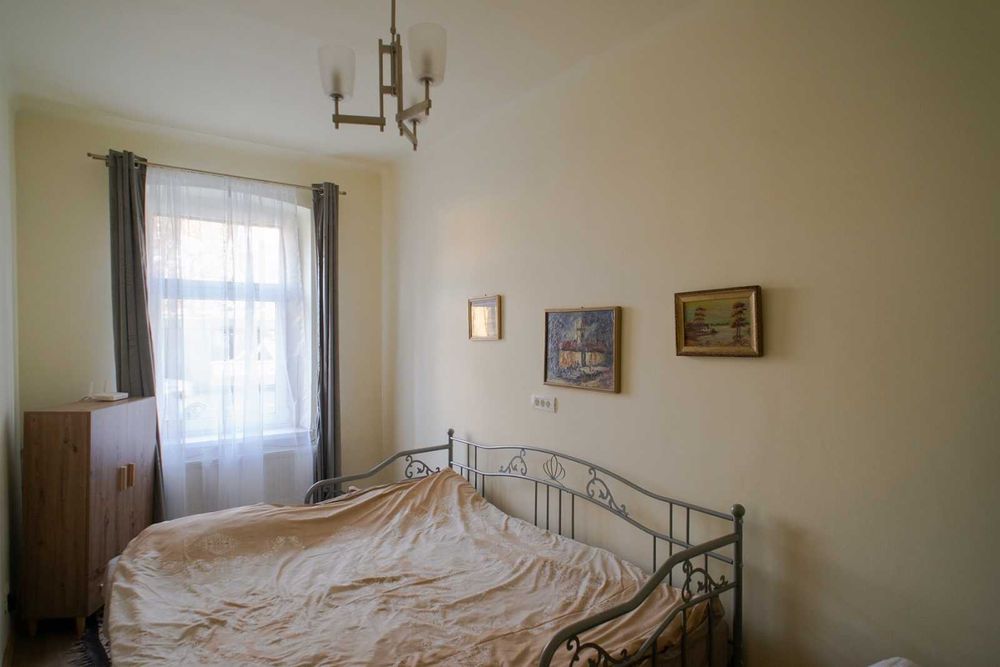 Apartament 2 camere, aer istoric, parter casa Centru, str. I Maniu
