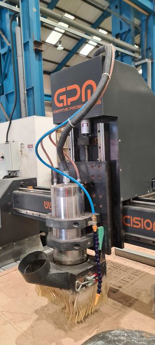 Router CNC mana a doua 5,5KW 1325, masa/pompa vacuum, 6 luni garantie