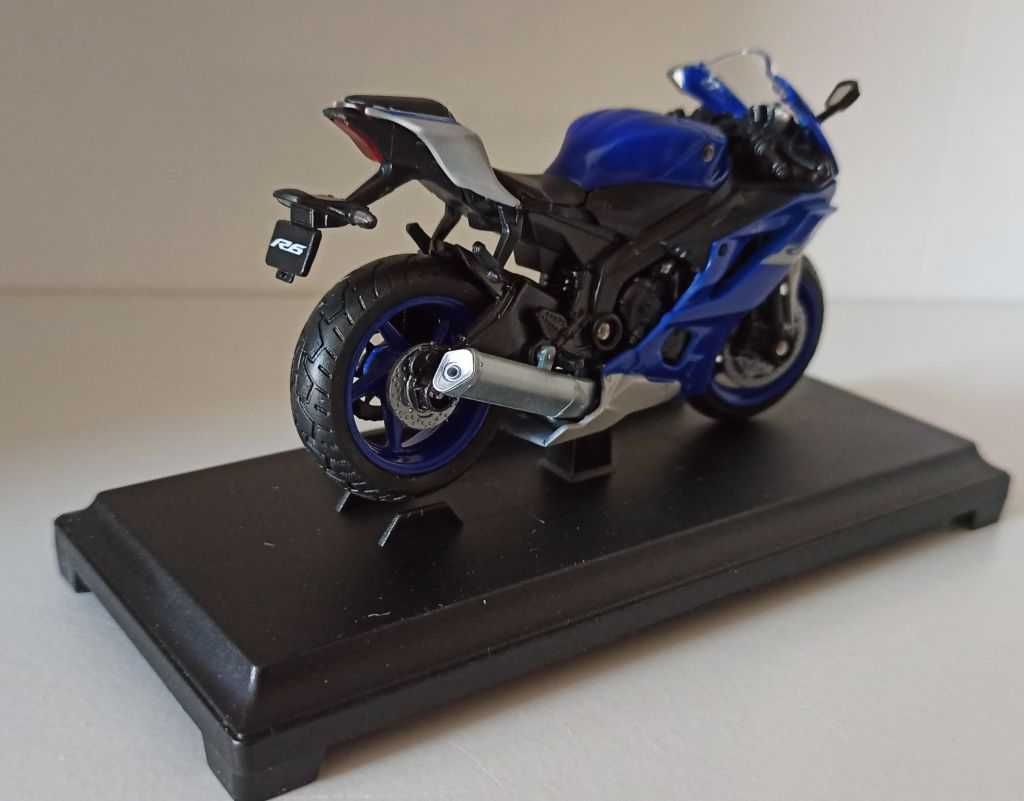 Macheta motocicleta Yamaha YZF-R6 albastru - Welly 1/18