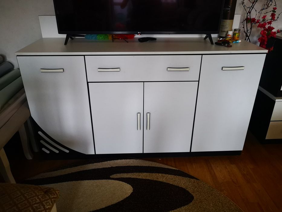 Продам тумбу с зеркалом