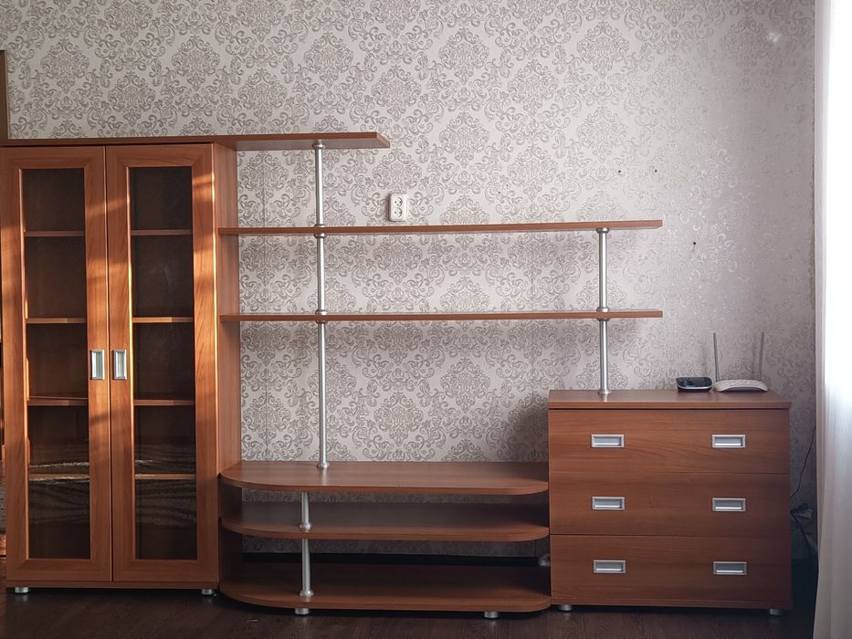 Горка, тв тумба.