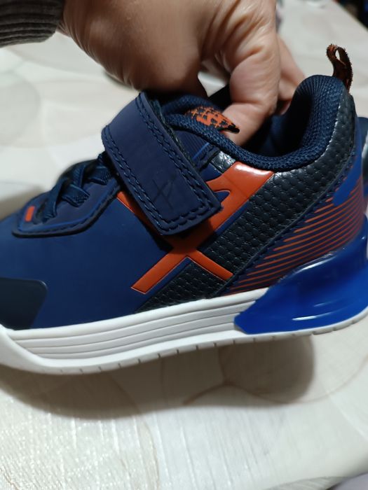 Детски светещи маратонки