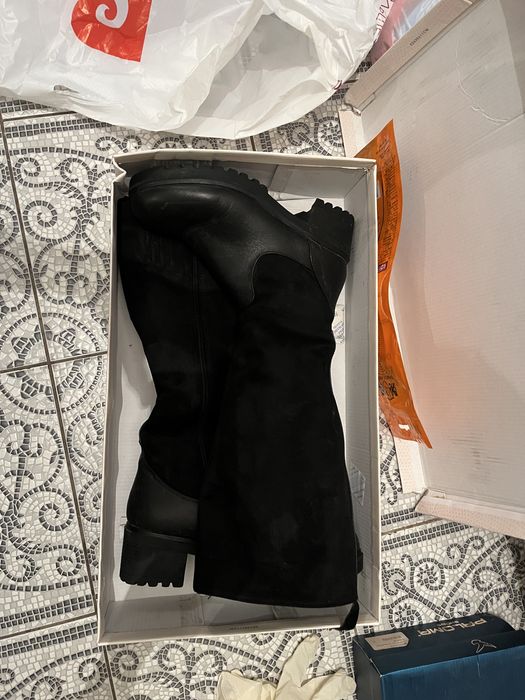 Туфли черный цвет, с каблуками раз 40,туфли на весна черная раз 39