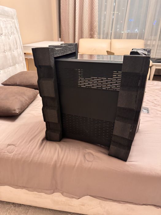 Lian Li O11 Dynamic Razer Edition — новый (плёнка не снята)