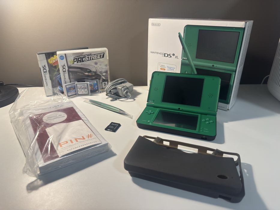 Nintendo DSi XL / Конзола Нинтендо