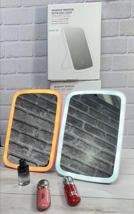 Зеркало с подсветкой для макияжа и косметических процедур