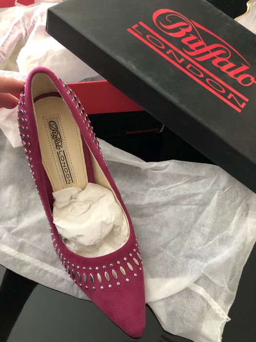 Обувки с ток Buffalo London