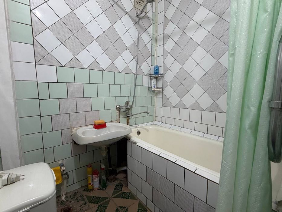 Продается 4 комнатная картира ремонт ЦУМ, Ц-7, ул.Чимкентская