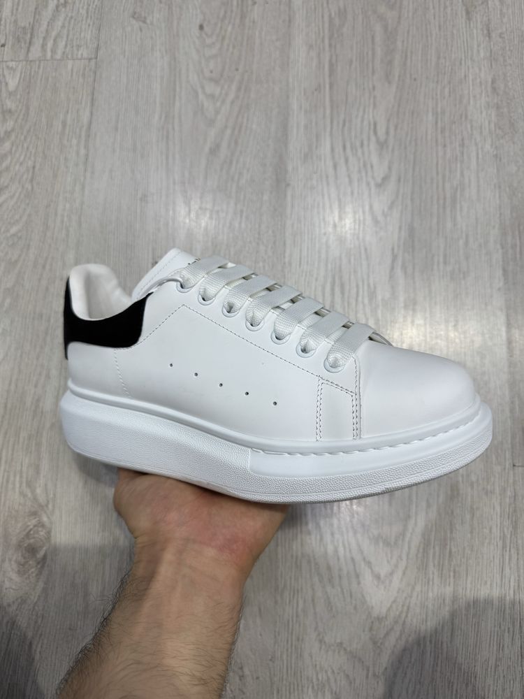 Кожаные кроссовки Alexander McQueen
