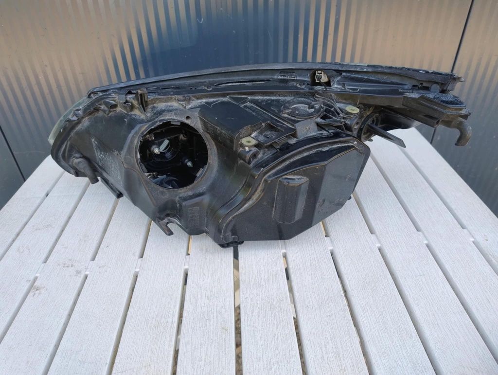Десен фар с лупа за BMW e60