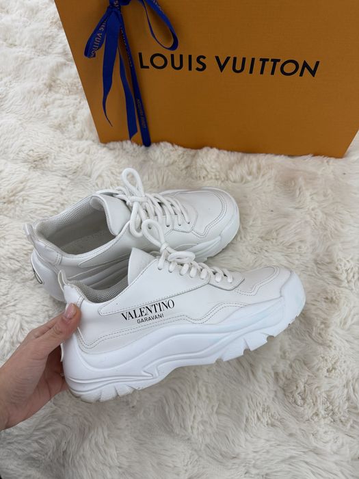 Колекция обувки 35.5 prada, valentino, louis vuitton