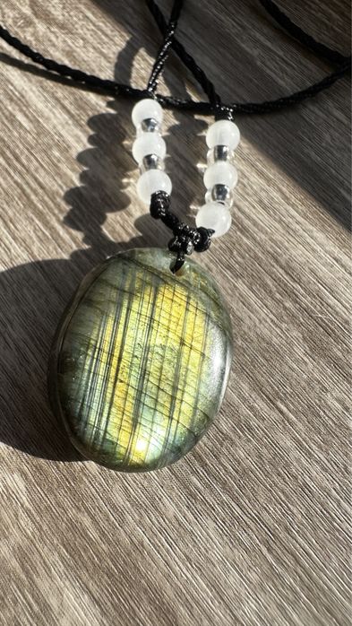 Лабрадорит кулон с очень красивой иризацией!