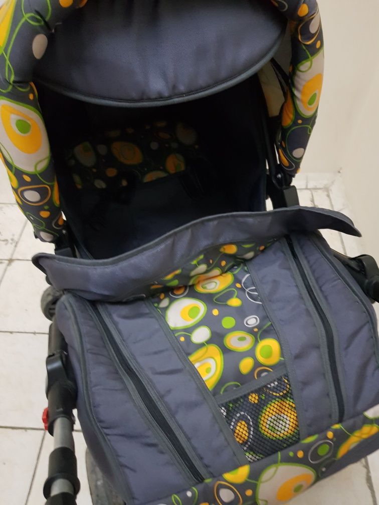 Продам утепленную коляску