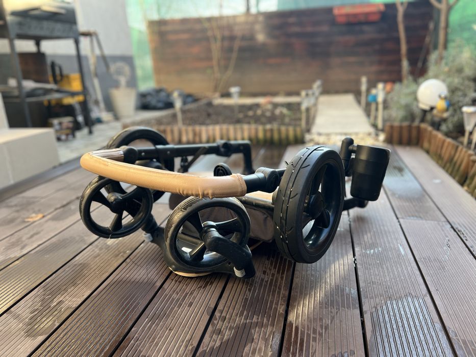 Carucior premium Mima Xari Late + buggy board