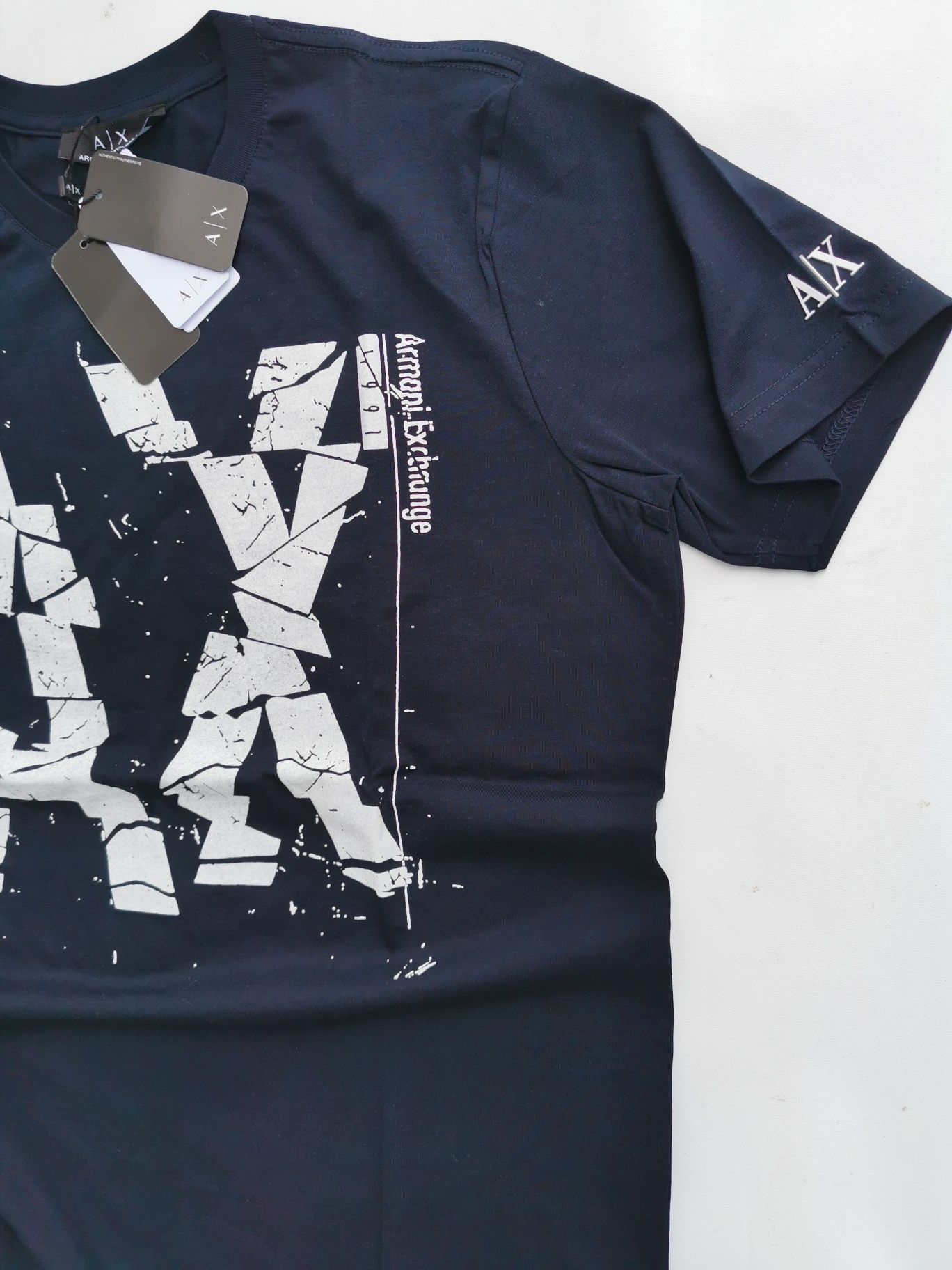 Armani Exchange  size L