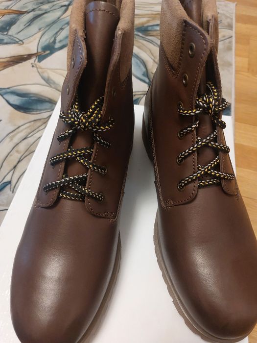 Bocanci din piele naturala