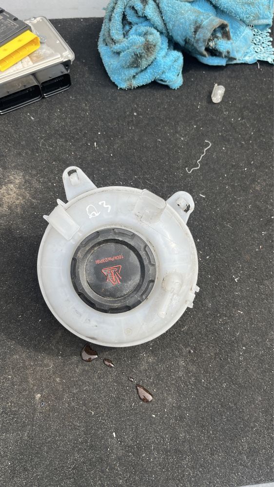 Suport baterie motor aripa balamale capota vas expandiune Audi Q3 F3