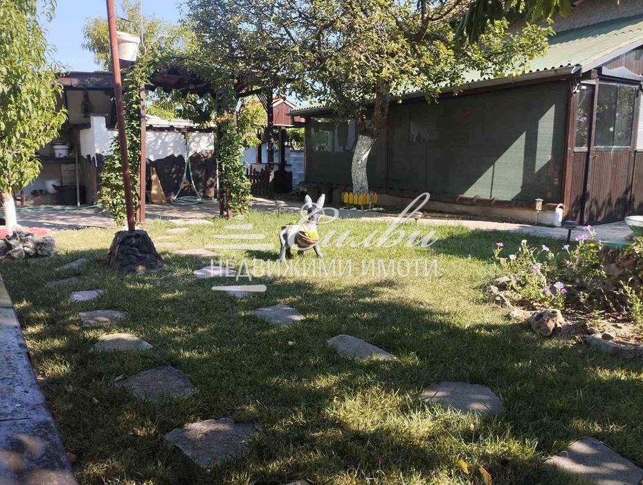 Самостоятелна ТУХЛЕНА къща на ПЛОЧА - с.Хан Крум