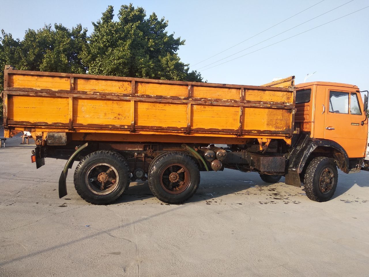 Kamaz sotiladi 1987yil selhoz narhi kelishiladi tel barter