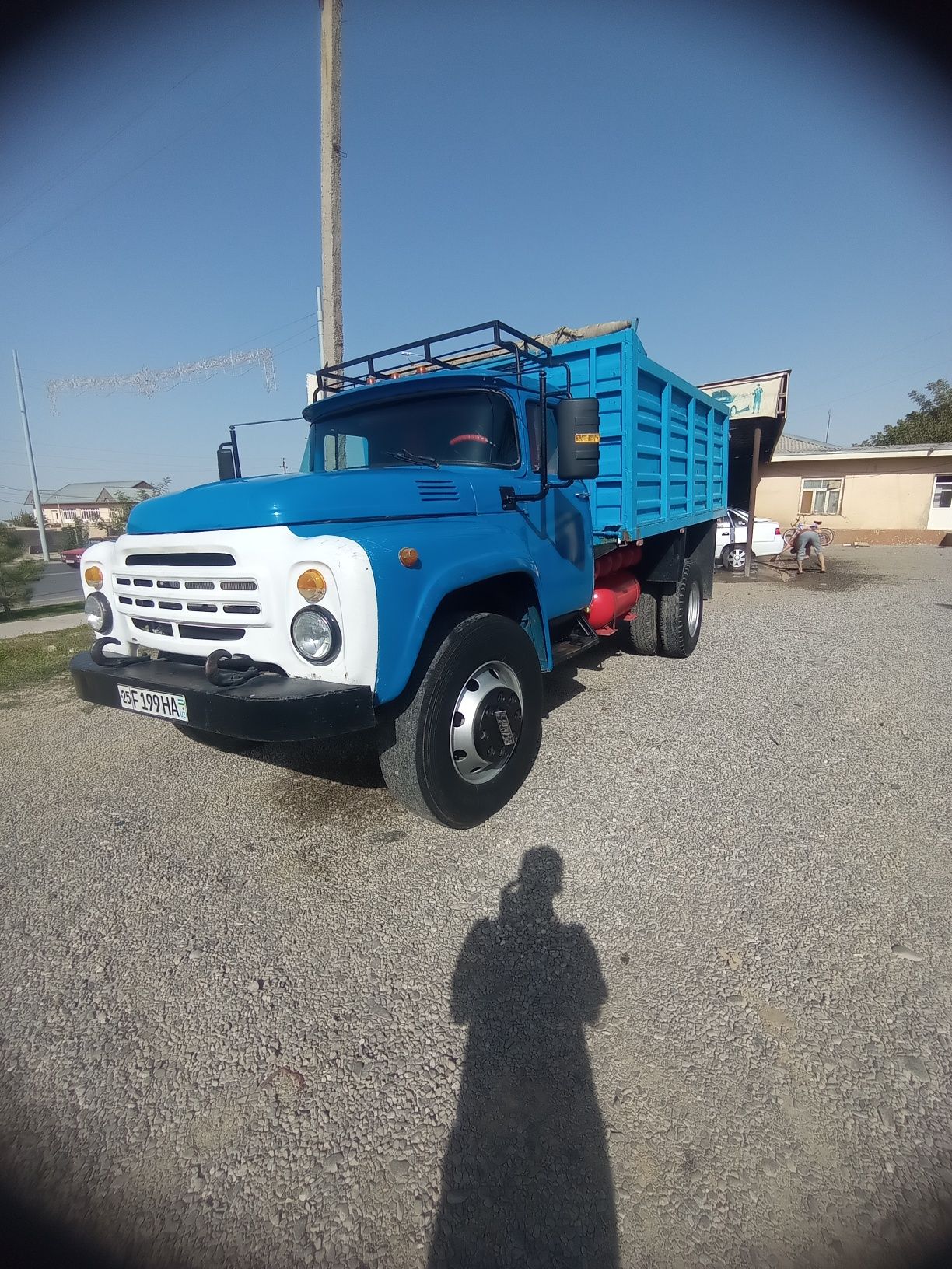 Zil 130 sotiladi