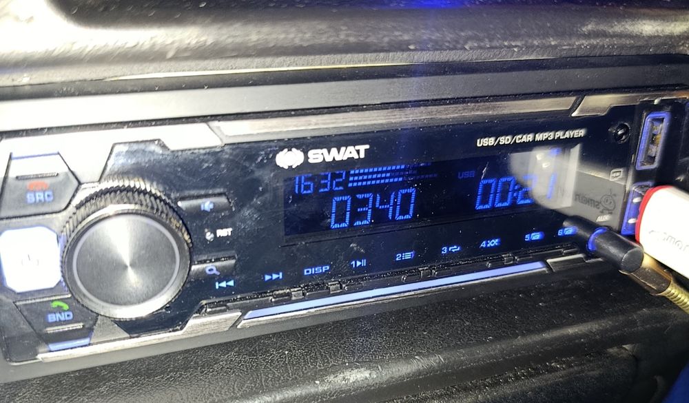 Продам магнитолу swat состоянии новой