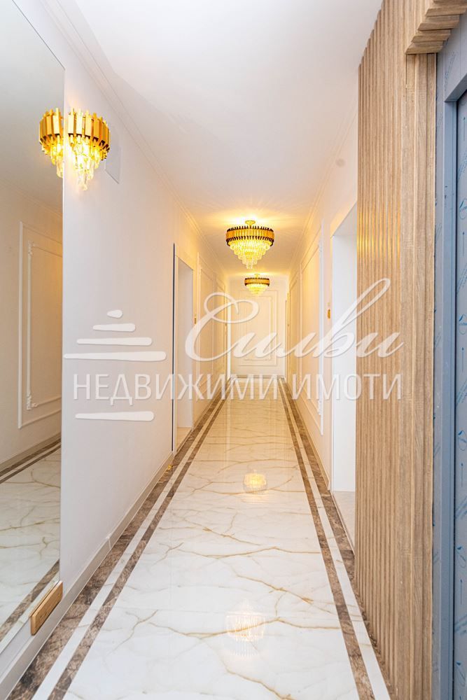 Продава се Двустаен апартамент в Шумен, Боян Българанов 1 - 68 кв.м за 1456 €/кв.м - Снимка #5