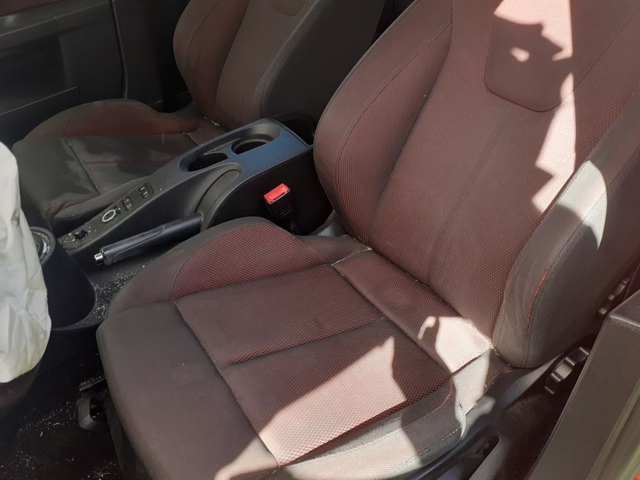 Dezmembrez seat leon 2.0 tdi BKD 2006.