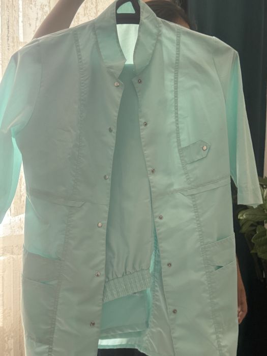 Халаты пишите отдам