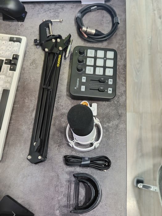 Микрофон со звуковой картой  Maono PD200X