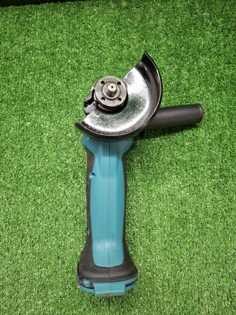 Шлайф на Makita DGA452