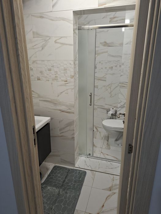 Дава се под наем Тристаен апартамент в Асеновград - 116 кв.м за 440 € - Снимка #3