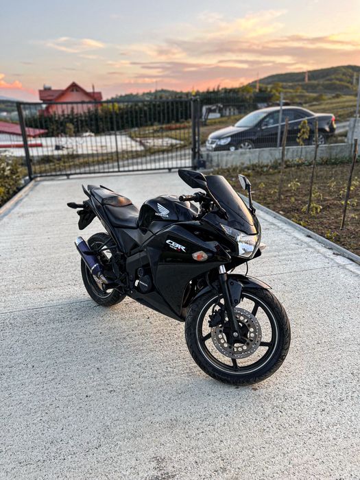 Honda cbr 125r 2016 24.000 km a1 16 ani