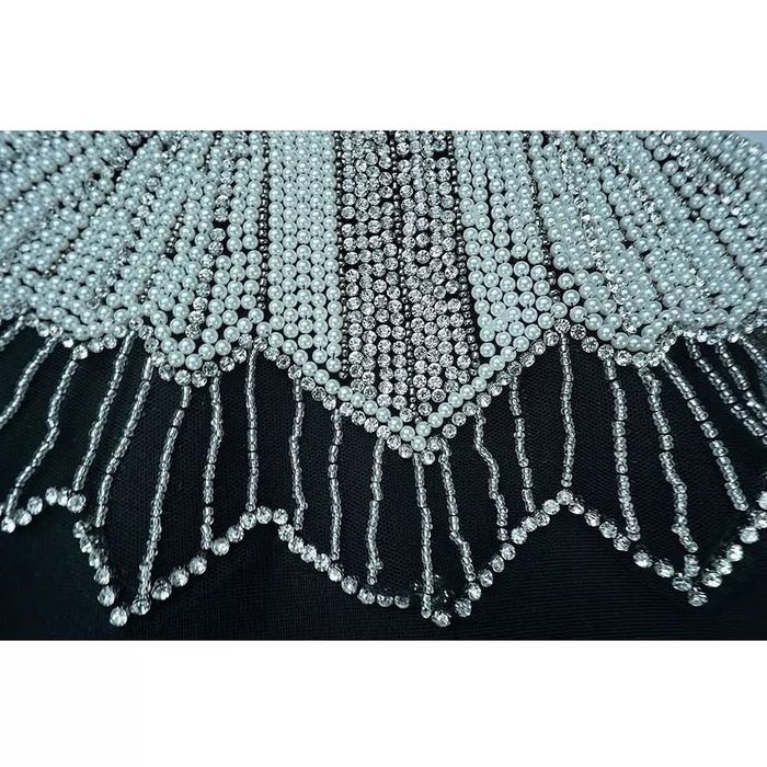 Уникална бандажна рокля с камъни