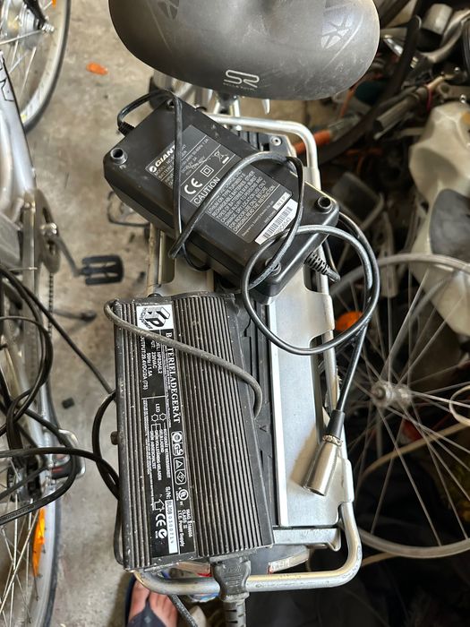 Încărcătoare biciclete originale cu 3 pini / 4 pini mufa rotundă
