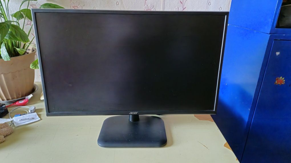 Монитор Acer 60см диагональ.