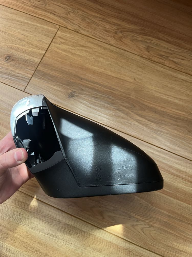 Oglindă stânga Peugeot 207 – cod 326-0087-1 | Compatibilitate OEM
