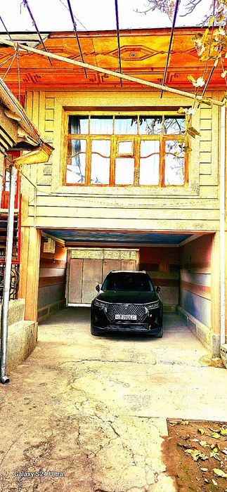 Янги  Тошкент майдонида.  Ер нархида.  Ховли уй жой 11 хонали 8 сотокл