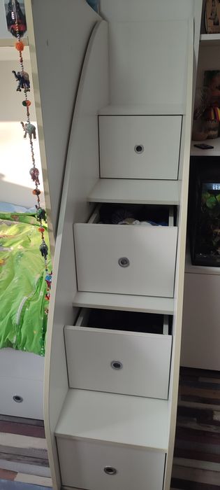 Pat supraetajat făcut pe comanda