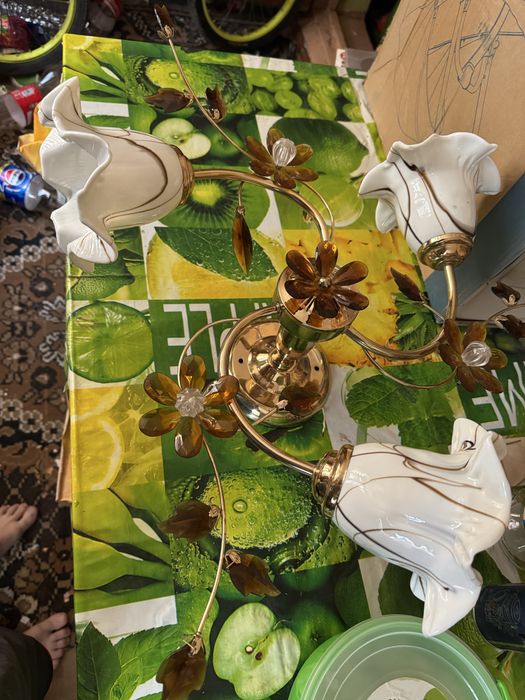 Люстра с 3 плафонами