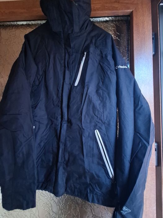 Vând geaca Columbia