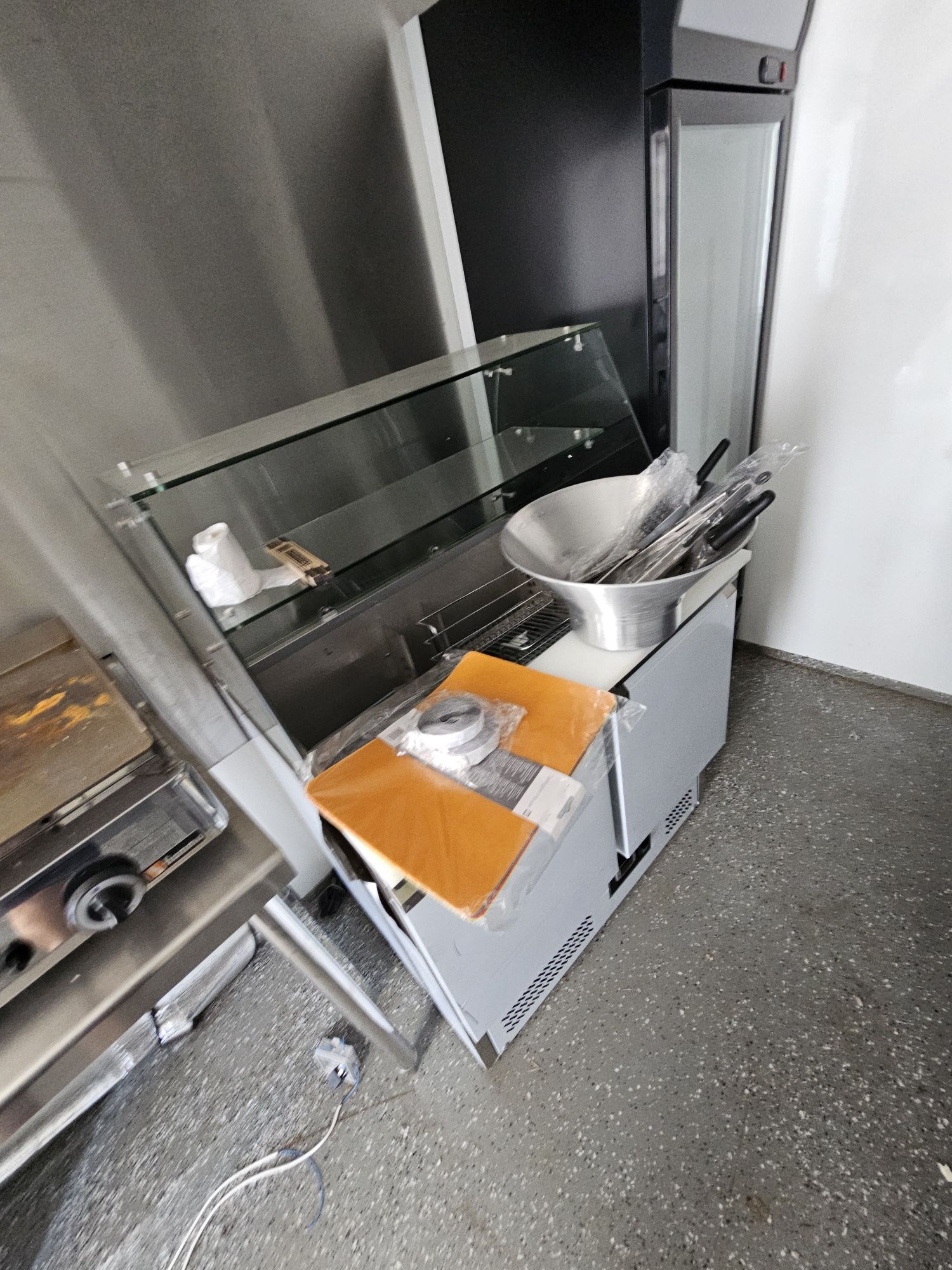 Foodtruck  / Fast Food / Bucatarie