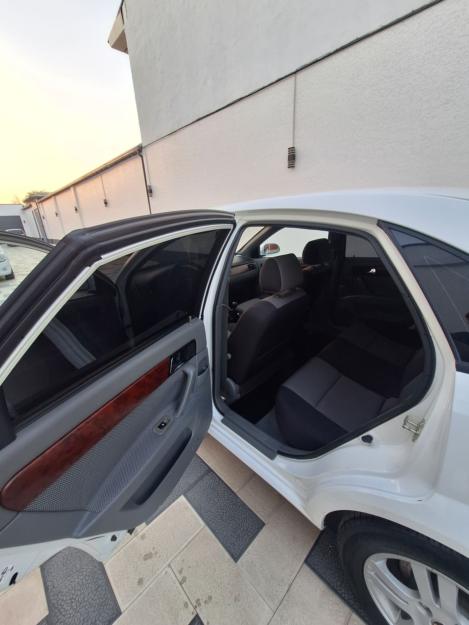 Продаётся Lacetti 1.8