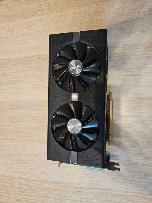 Продавам видео карта sapphire nitro+ rx 580 8gb