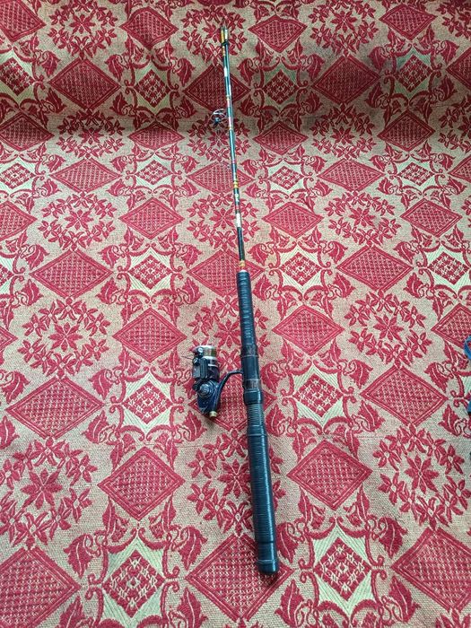 Продавам Рибарски въдици и Макари