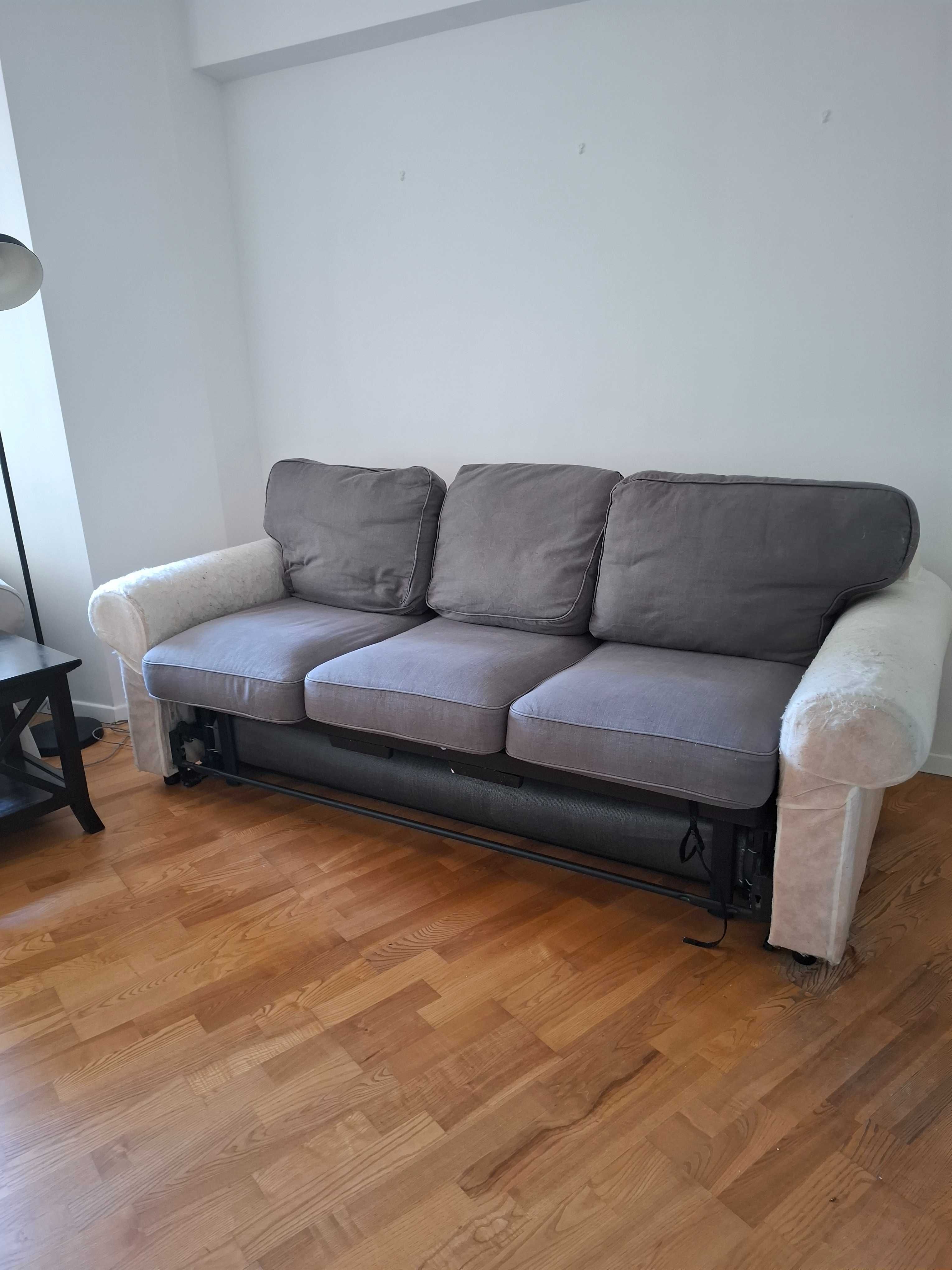 Canapea extensibila Ektorp de la Ikea